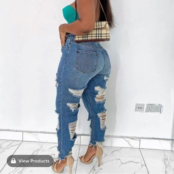 Distressed Boyfriend Jeans